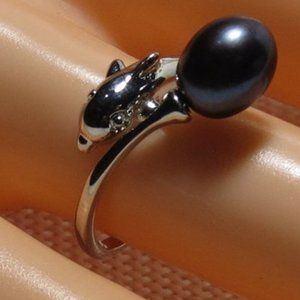 NEW Dolphin & Black Pearl Ring